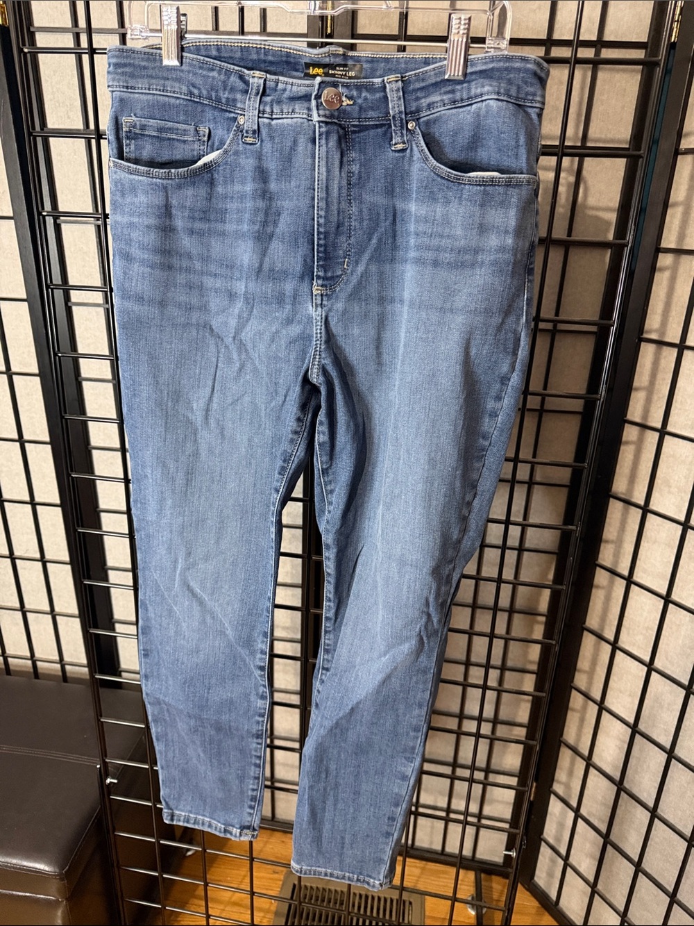 Lee Skinny Fit Sculpting Jeans, Mid-Rise and Skinny Leg, Size 14 Short